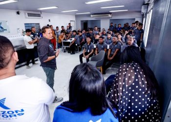 Adjuto Afonso destaca geração de empregos durante visita à Amazon Motors em Manaus