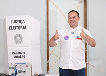 Roberto Cidade vota em Manaus e afirma confiança na chegada ao segundo turno