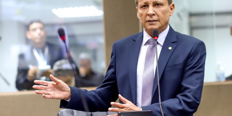 Adjuto Afonso propõe fortalecimento do Polo de Entreposto e Logística do Alto Solimões