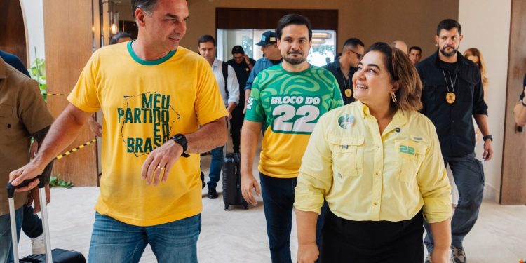 Flávio Bolsonaro e Nikolas Ferreira desembarcam em Manaus para maior ato da direita no Norte e colocam Amazonas no centro da virada nacional