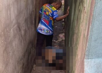 Urgente: homem é assassinad0 na em beco no bairro da Compensa