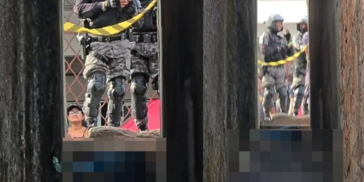 Imagem forte: homem foi amarrad0 antes de ser mort0 hoje à tarde no beco da Compensa
