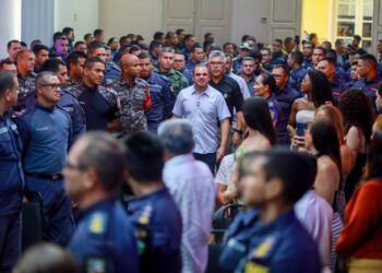 Governador Roberto Cidade oficializa promoção de 316 policiais militares do Amazonas