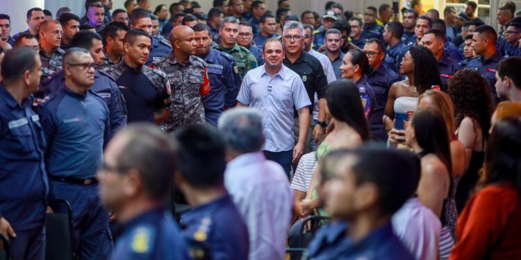 Governador Roberto Cidade oficializa promoção de 316 policiais militares do Amazonas