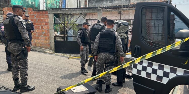 Artefatos expl0siv0s são encontrados atrás de colégio eleitoral em Manaus durante votação
