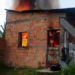 Incêndio d3strói casa na Zona Norte de Manaus enquanto moradora votava no 2º turno