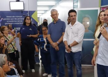 Governador Roberto Cidade amplia atendimento a idosos com mutirão oftalmológico e entrega de óculos