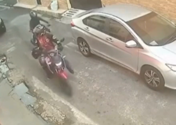Vídeo: Tentativa de ass@lt0 a mulher no Coroado é gravada por câmeras de segurança em Manaus