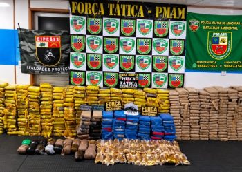 Base Arpão apreende mais de meia tonelada de droga dentro de embarcação no Amazonas