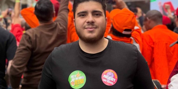 Ex-militante do PL e do MBL, jovem de 21 anos diz que deixou bolsonarismo após ‘estudar’ e declara voto em Lula