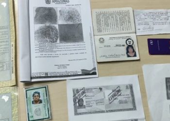 Vídeo: idosa é presa em Manaus tentando tirar vários documentos com nomes diferentes usando a mesma digital