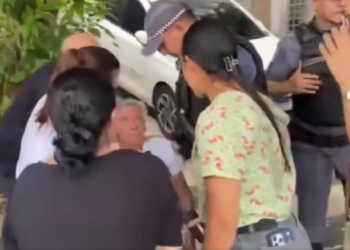 Vídeo: Idoso passa mal durante votação em escola da Zona Sul de Manaus
