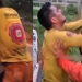 Vídeo: Brigadista passa m@l durante combate a incêndio no interior do AM