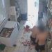 Vídeo: jovens invadem escola municipal e quebram 400 ovos da merenda escolar