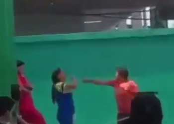 Vídeo: Bolsonarista x lulista? Em Manaus, mulheres vão pra p0rr@da durante votação em escola