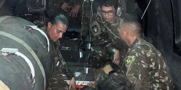 Exército leva soro antiofídico a comunidade indígena e salva menina de 11 anos no Amazonas