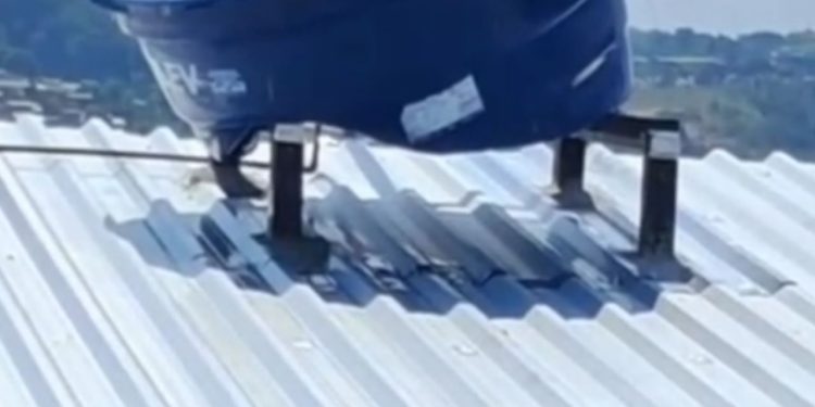 Vídeo mostra caixa d’água “derretendo” durante calorão em Manaus