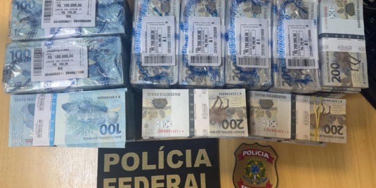 Após saques de R$ 1,64 milhão, duas pessoas são presas pela PF em Manaus